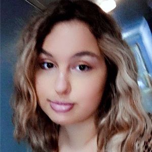 Meet your Posher, Hayley